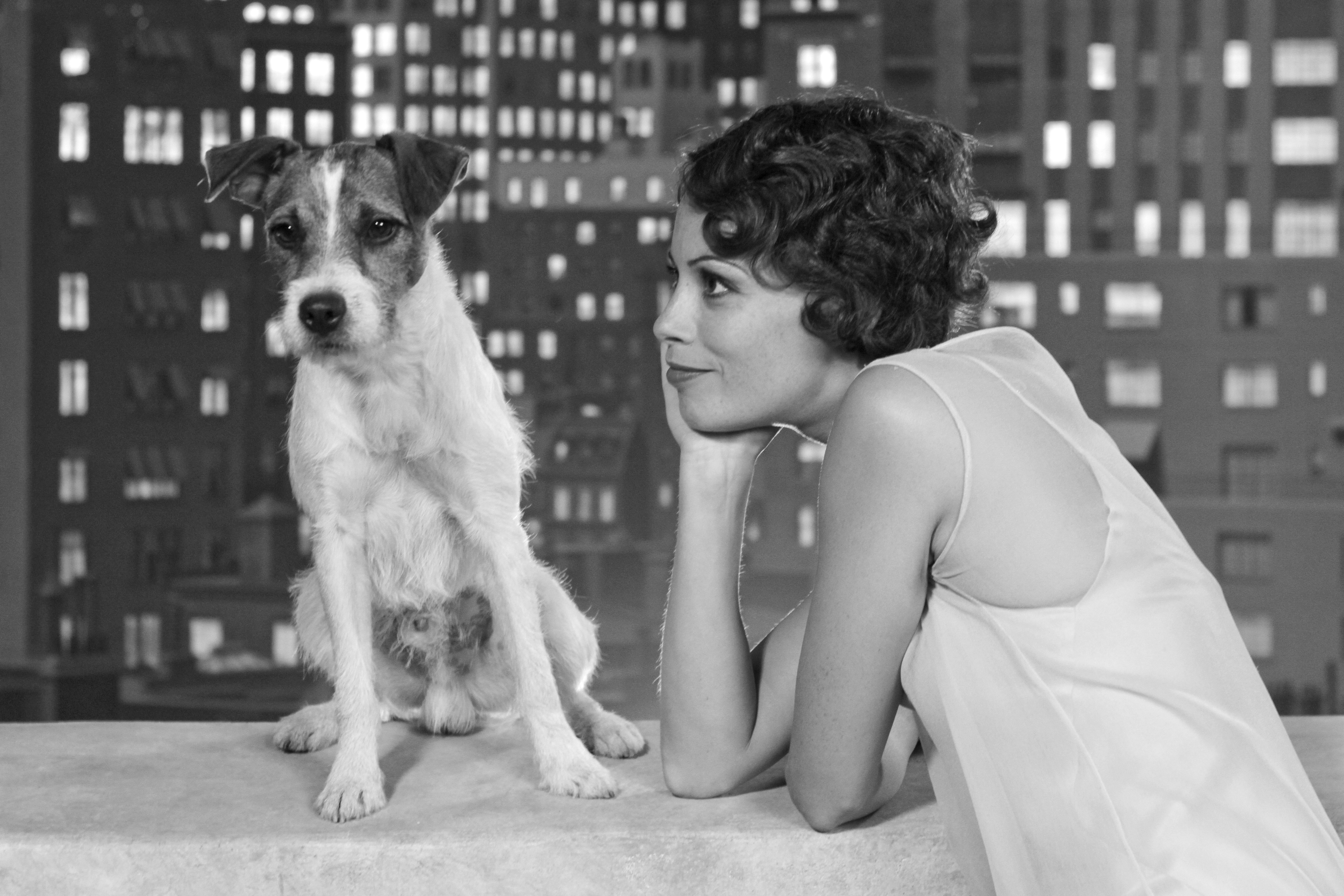 Berenice Bejo y Uggie en The Artist